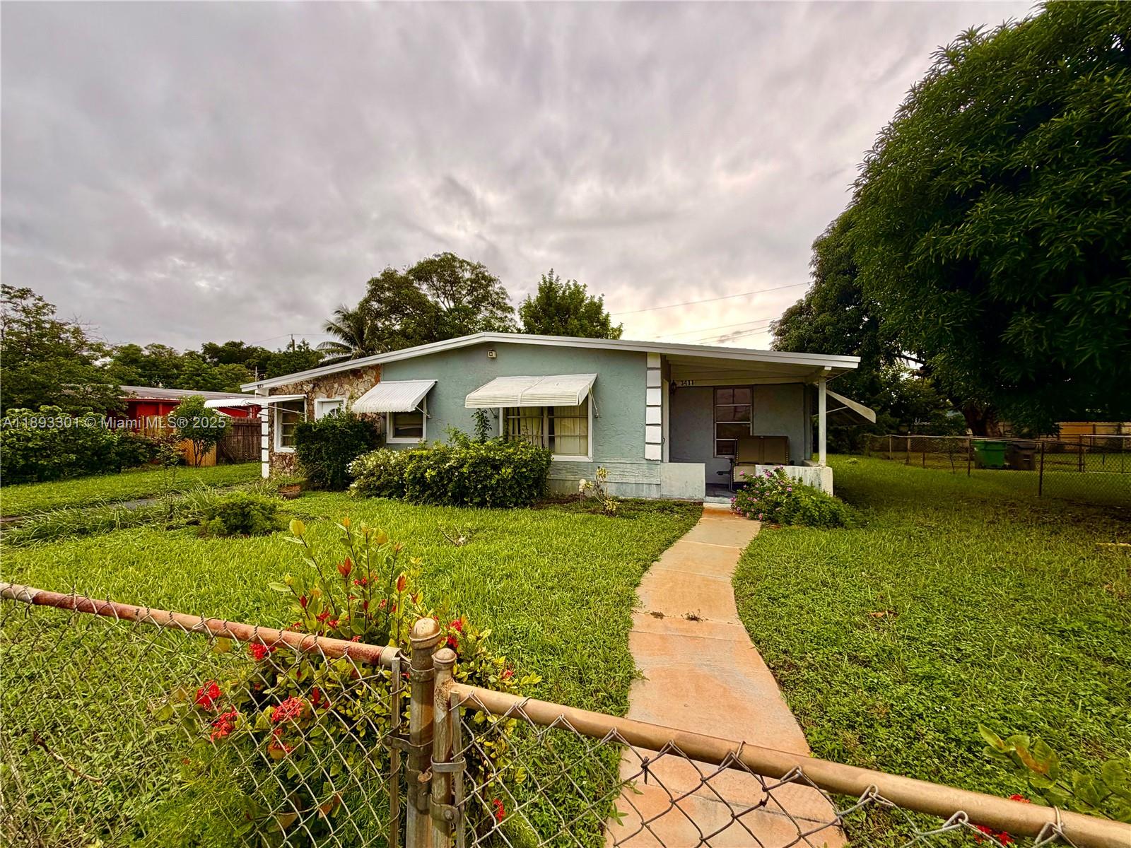 3411 NW 5th Ct