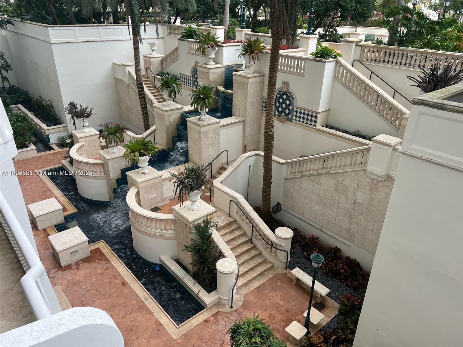 2000 Island Blvd #405