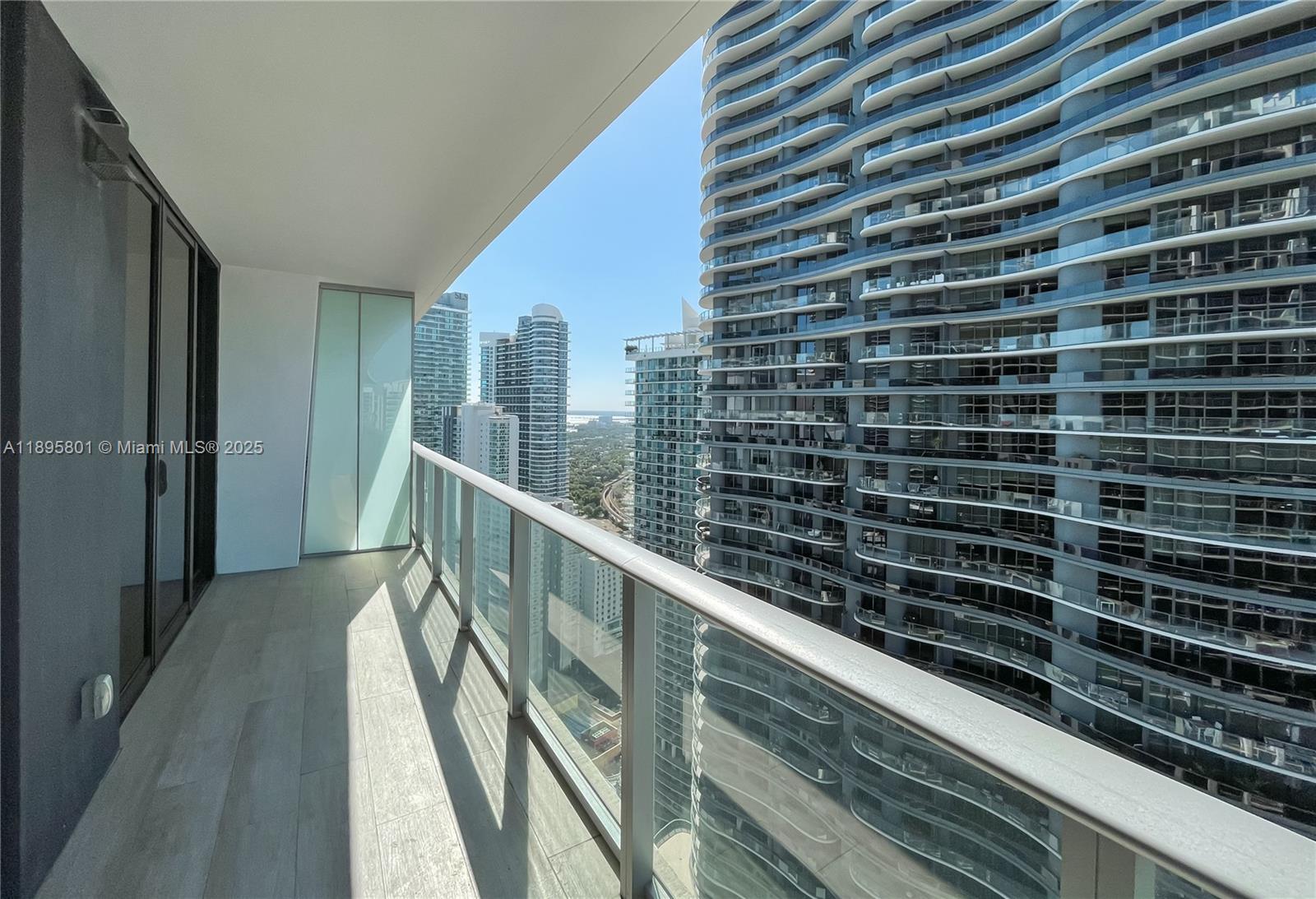 1010 Brickell Ave #3908