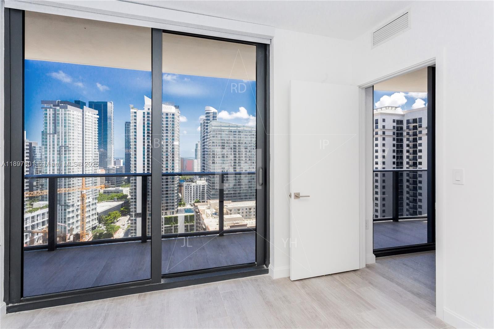 image Brickell Heights West8