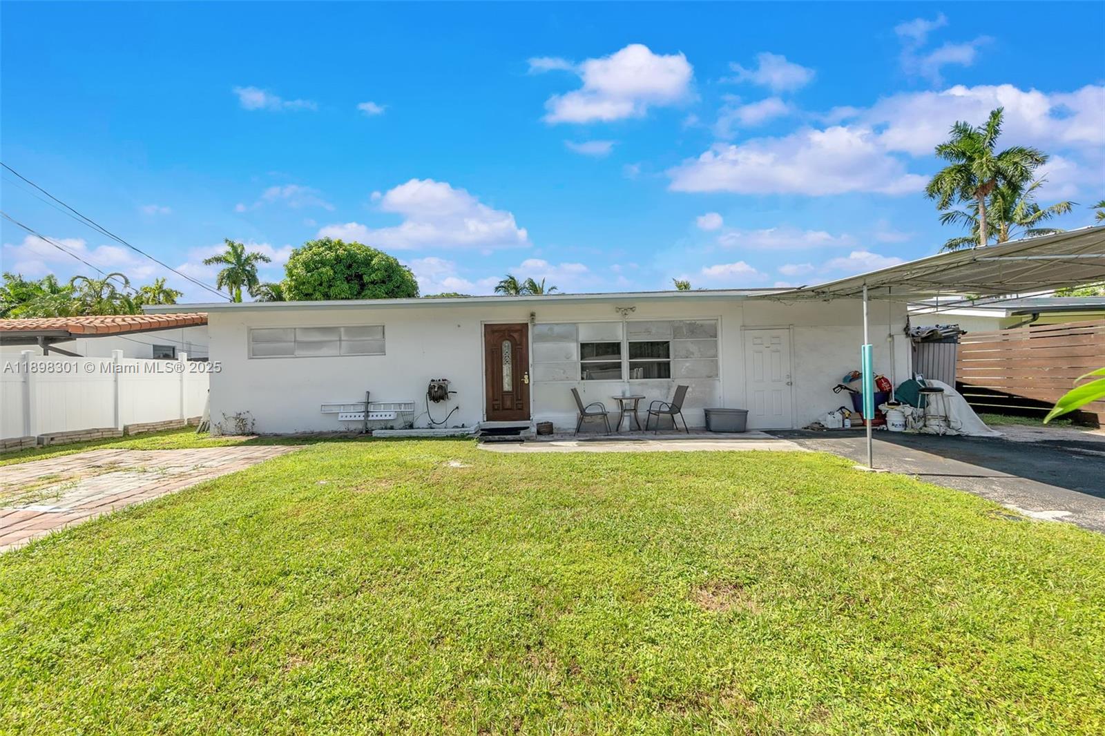 2631 Flamingo Ln