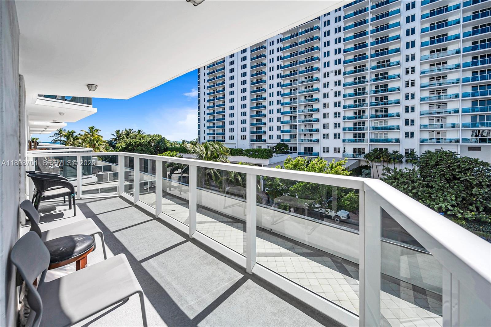 2401 Collins Ave #507 Miami Beach, FL 33140