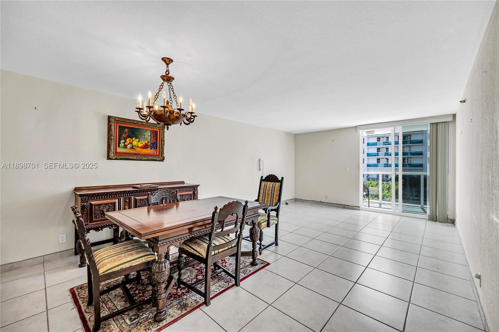 2401 Collins Ave #507 Miami Beach, FL 33140