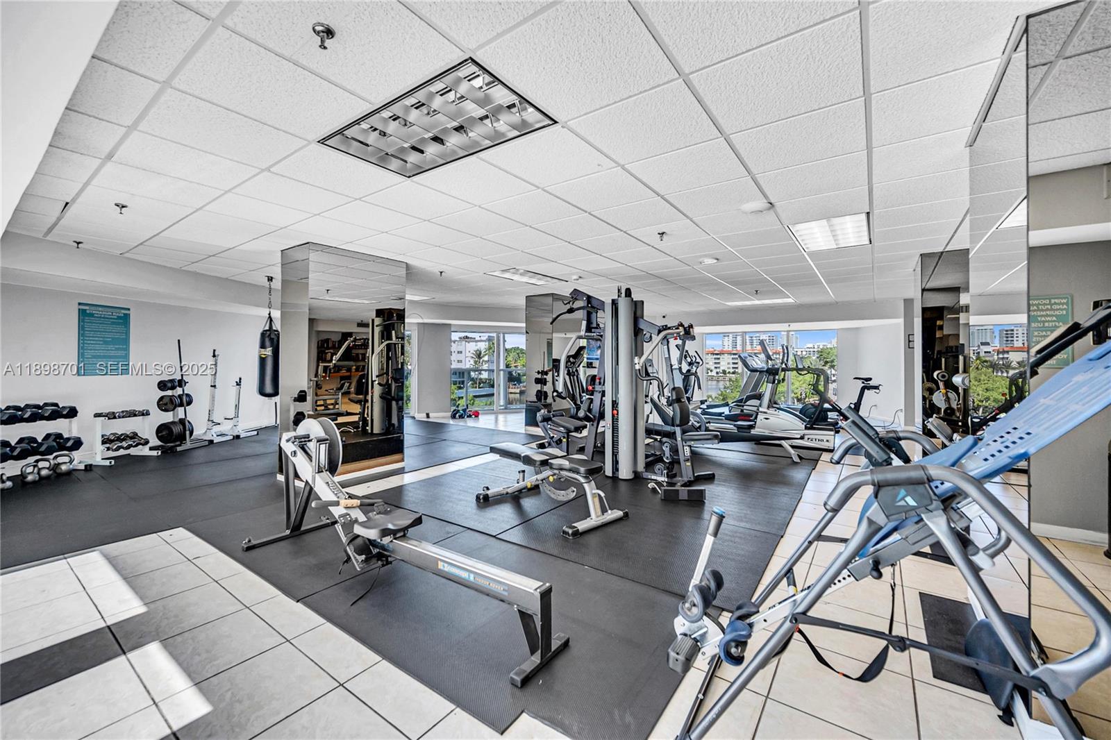 2401 Collins Ave #507 Miami Beach, FL 33140