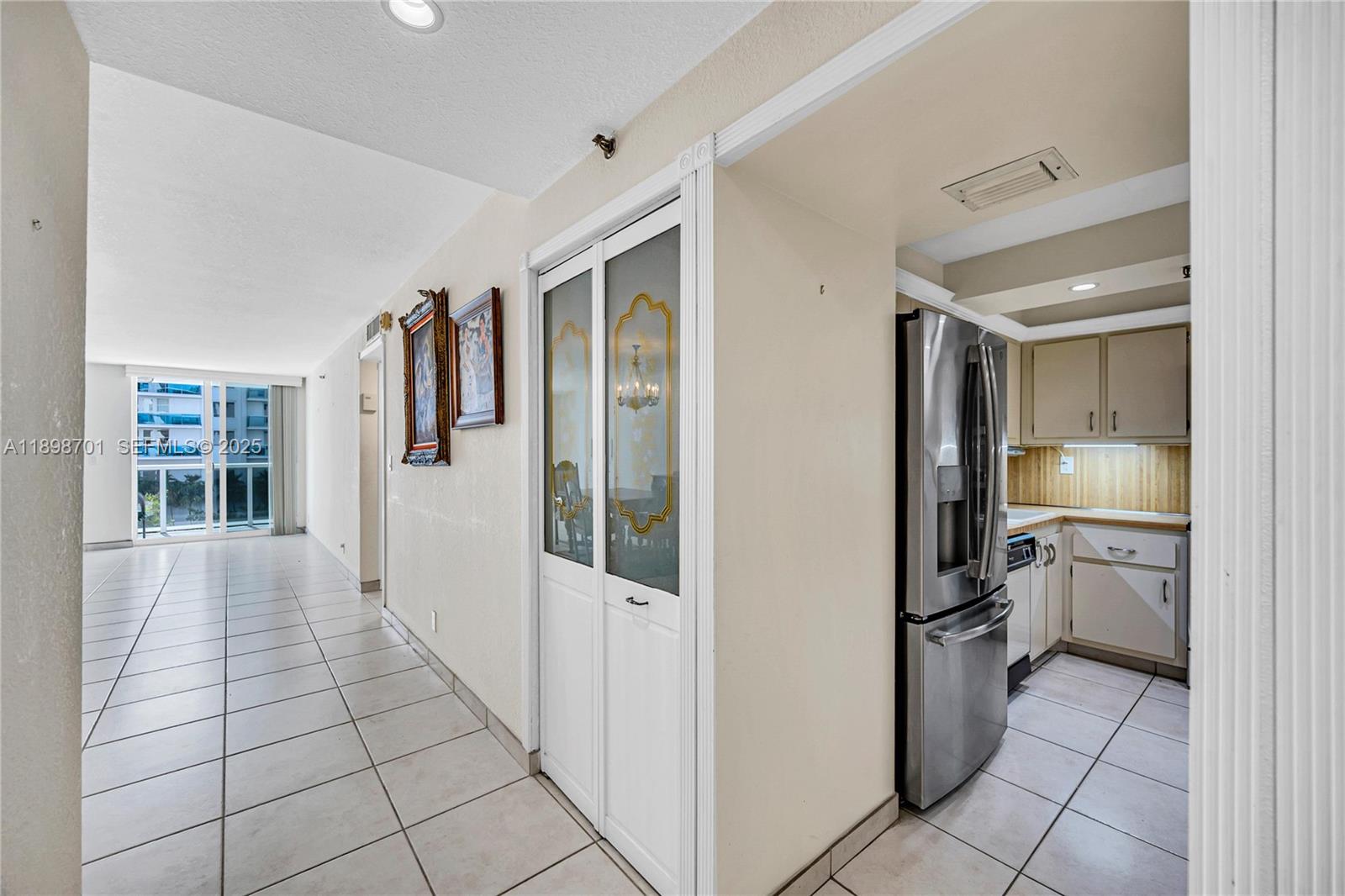 2401 Collins Ave #507 Miami Beach, FL 33140