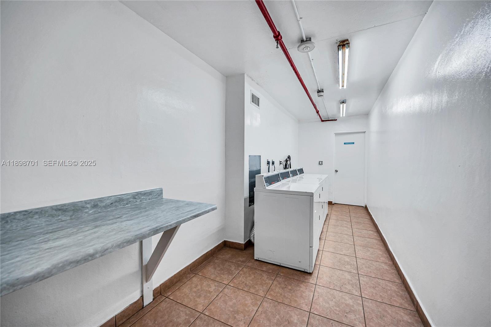 2401 Collins Ave #507 Miami Beach, FL 33140