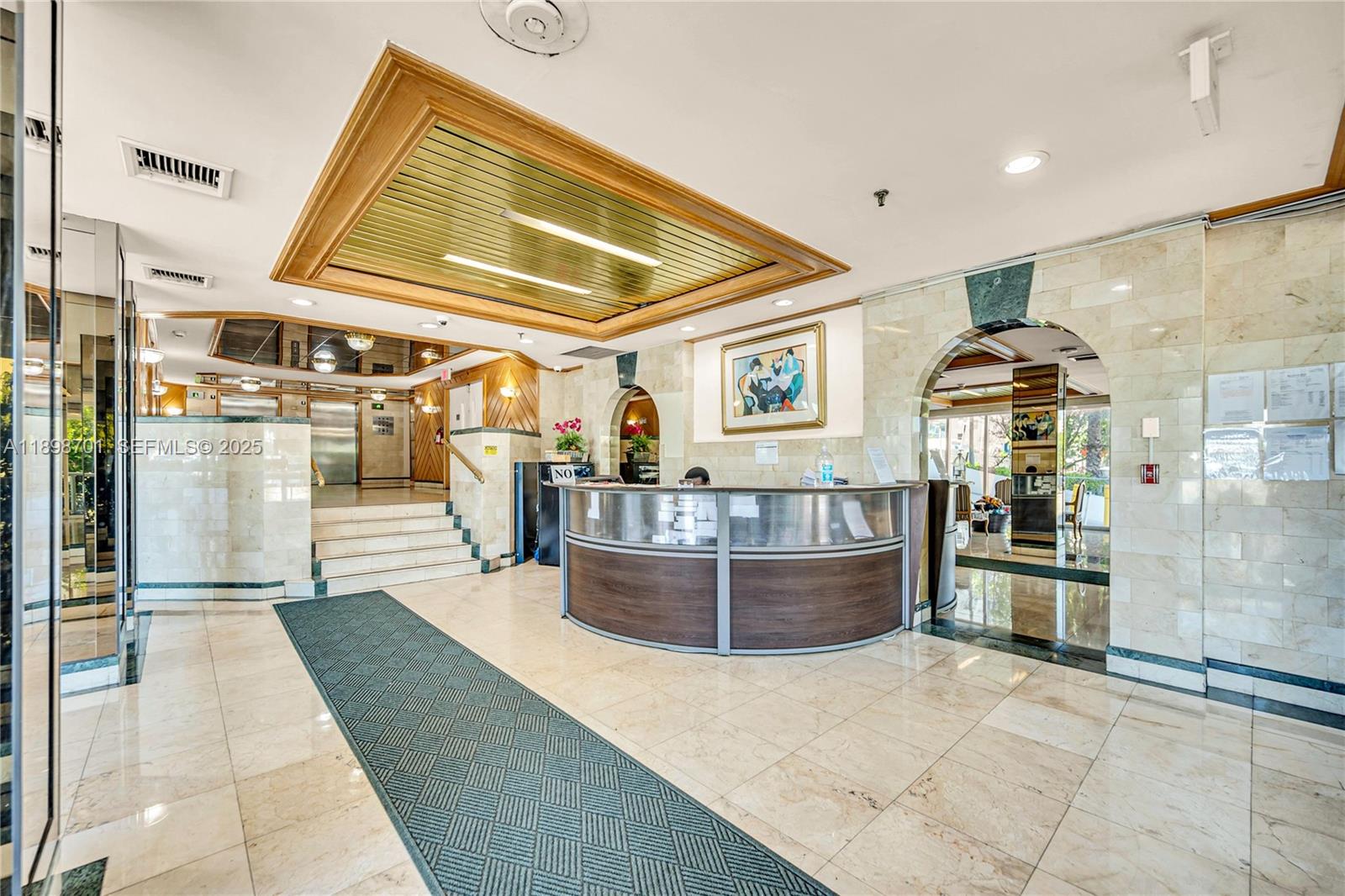 2401 Collins Ave #507 Miami Beach, FL 33140