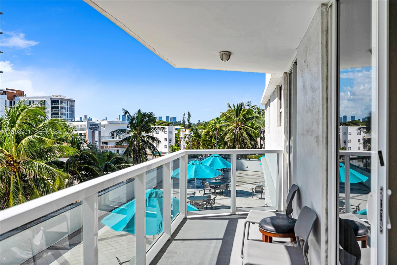 2401 Collins Ave #507 Miami Beach, FL 33140