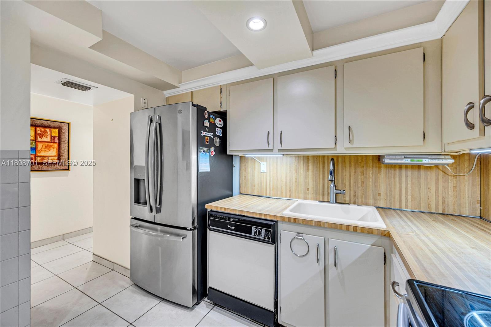 2401 Collins Ave #507 Miami Beach, FL 33140