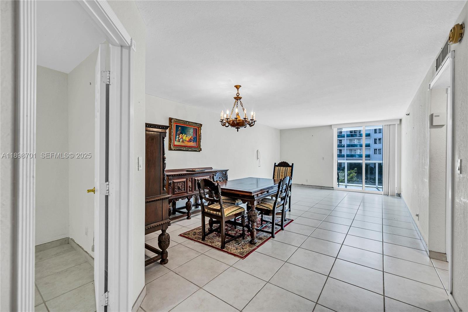 2401 Collins Ave #507 Miami Beach, FL 33140