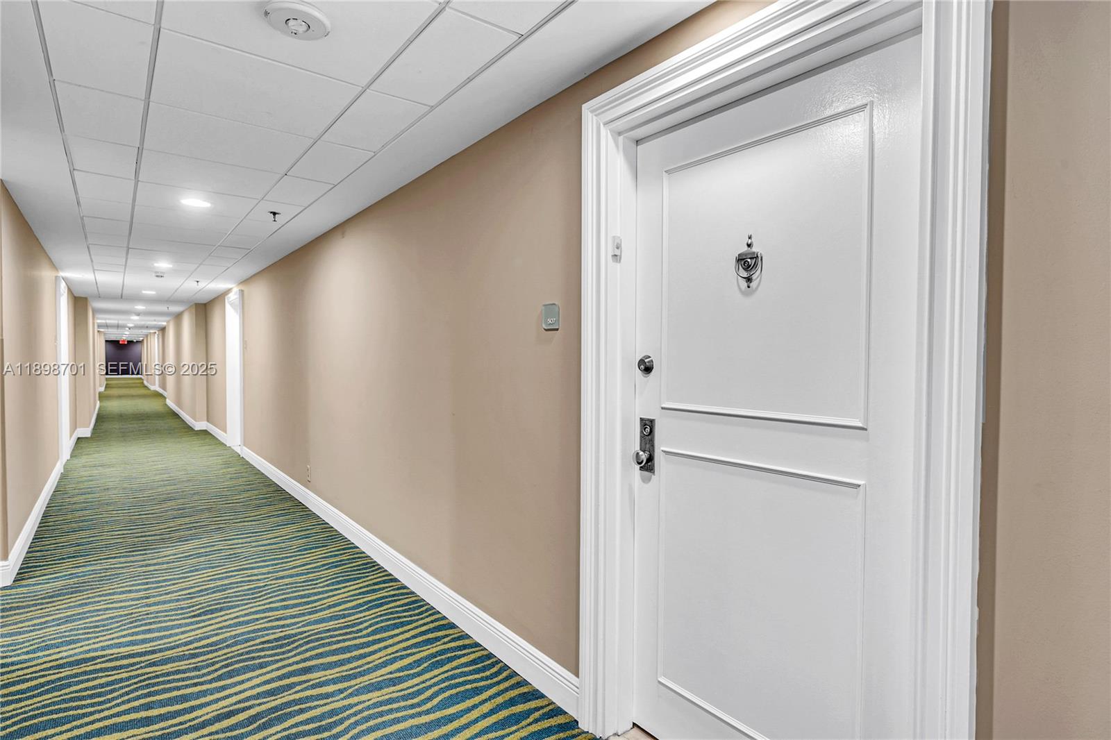 2401 Collins Ave #507 Miami Beach, FL 33140