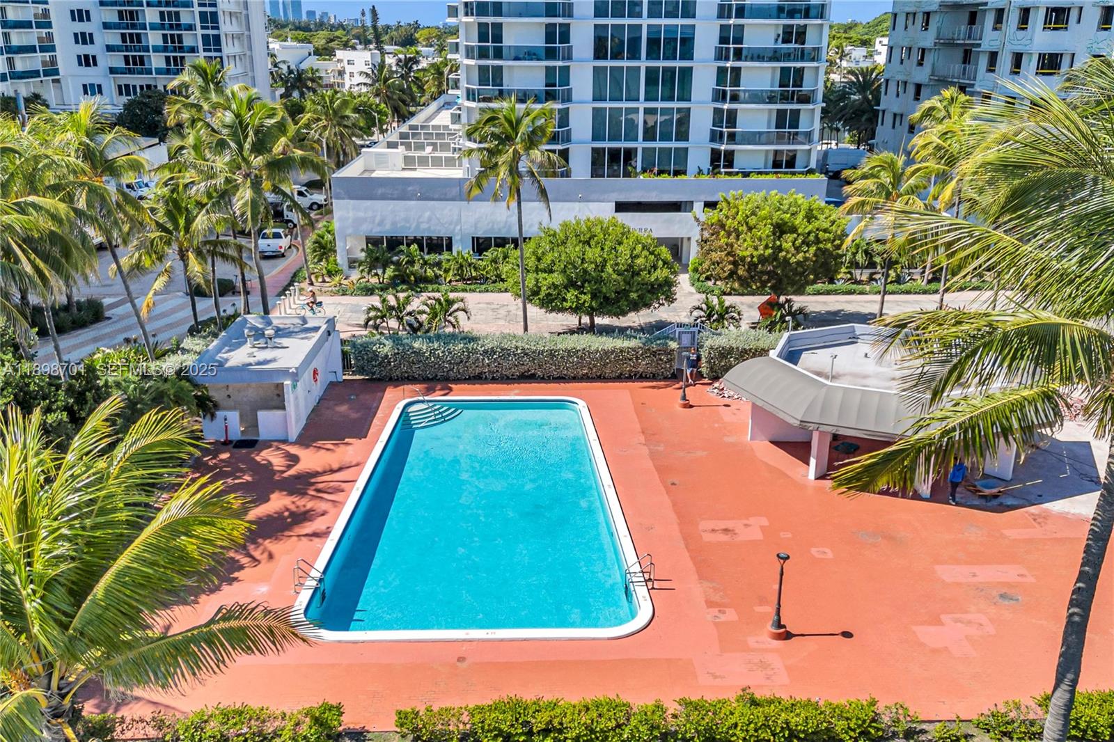 2401 Collins Ave #507 Miami Beach, FL 33140