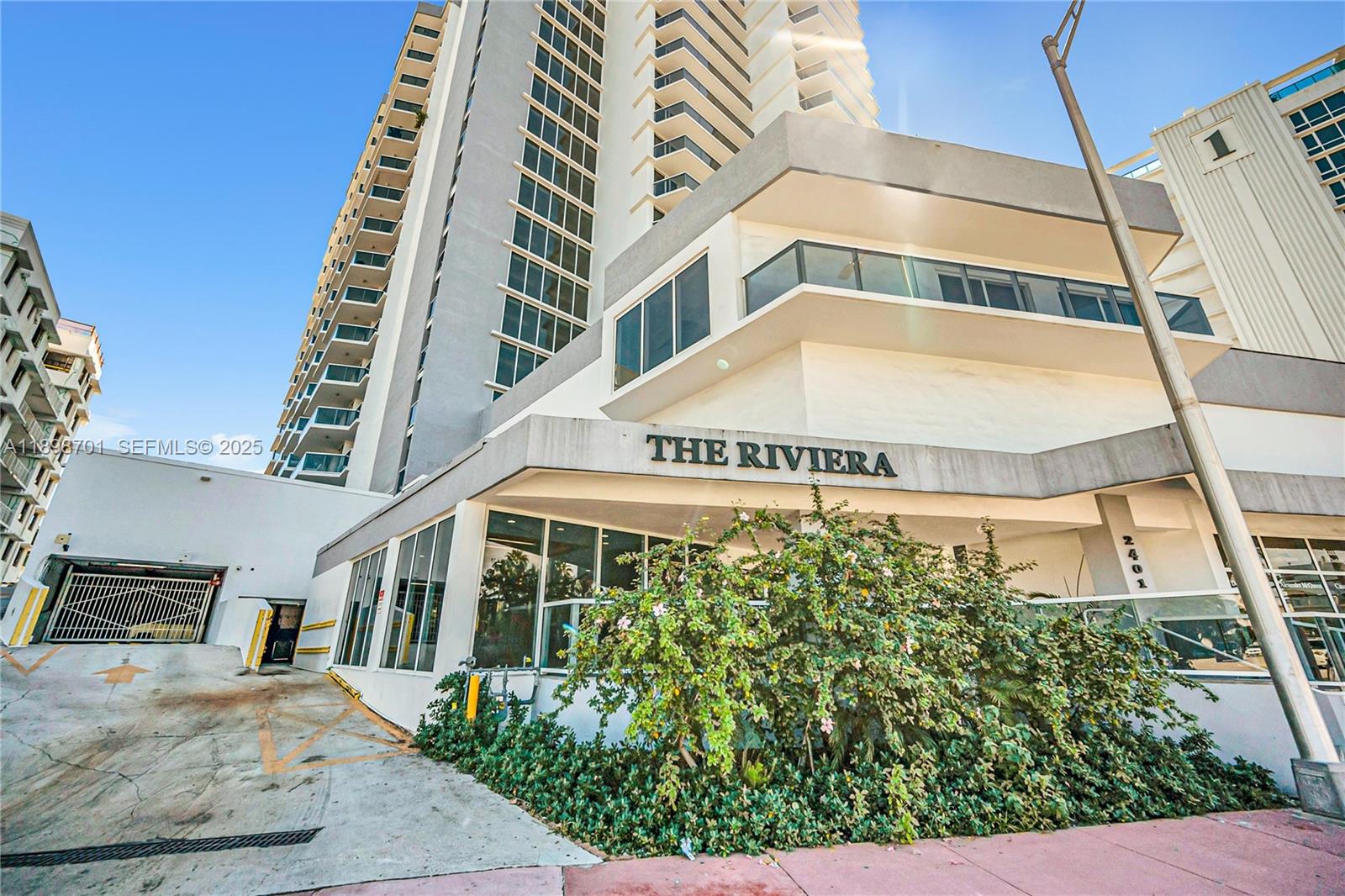 2401 Collins Ave #507 Miami Beach, FL 33140