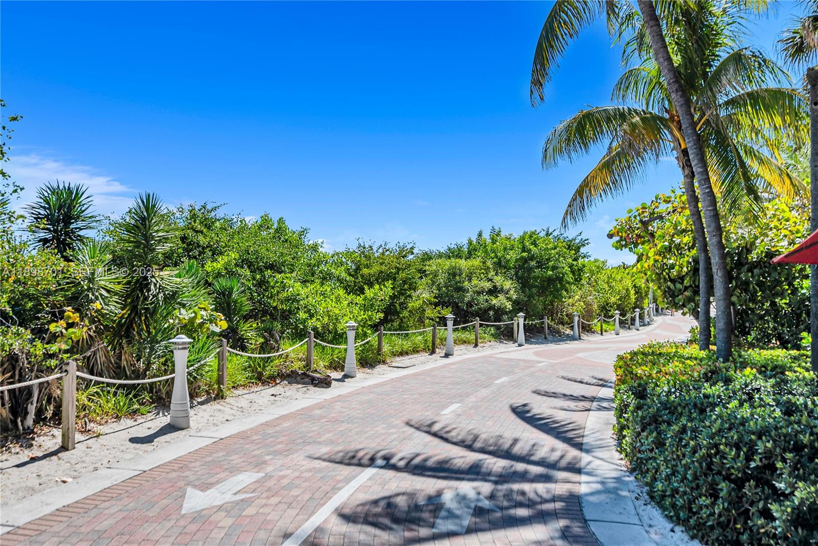 2401 Collins Ave #507 Miami Beach, FL 33140