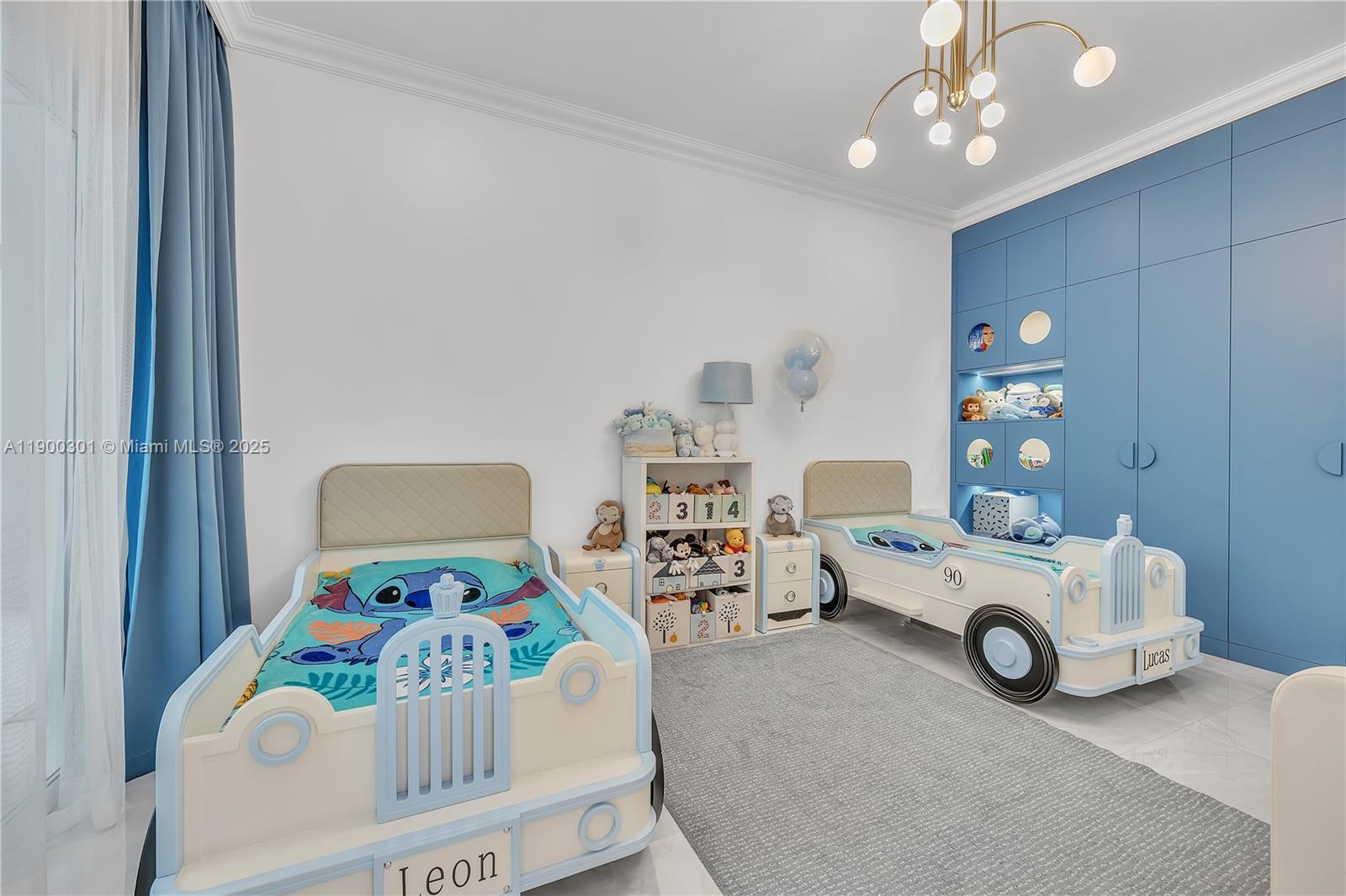 1594 Shoreline Way Hollywood, FL 33019