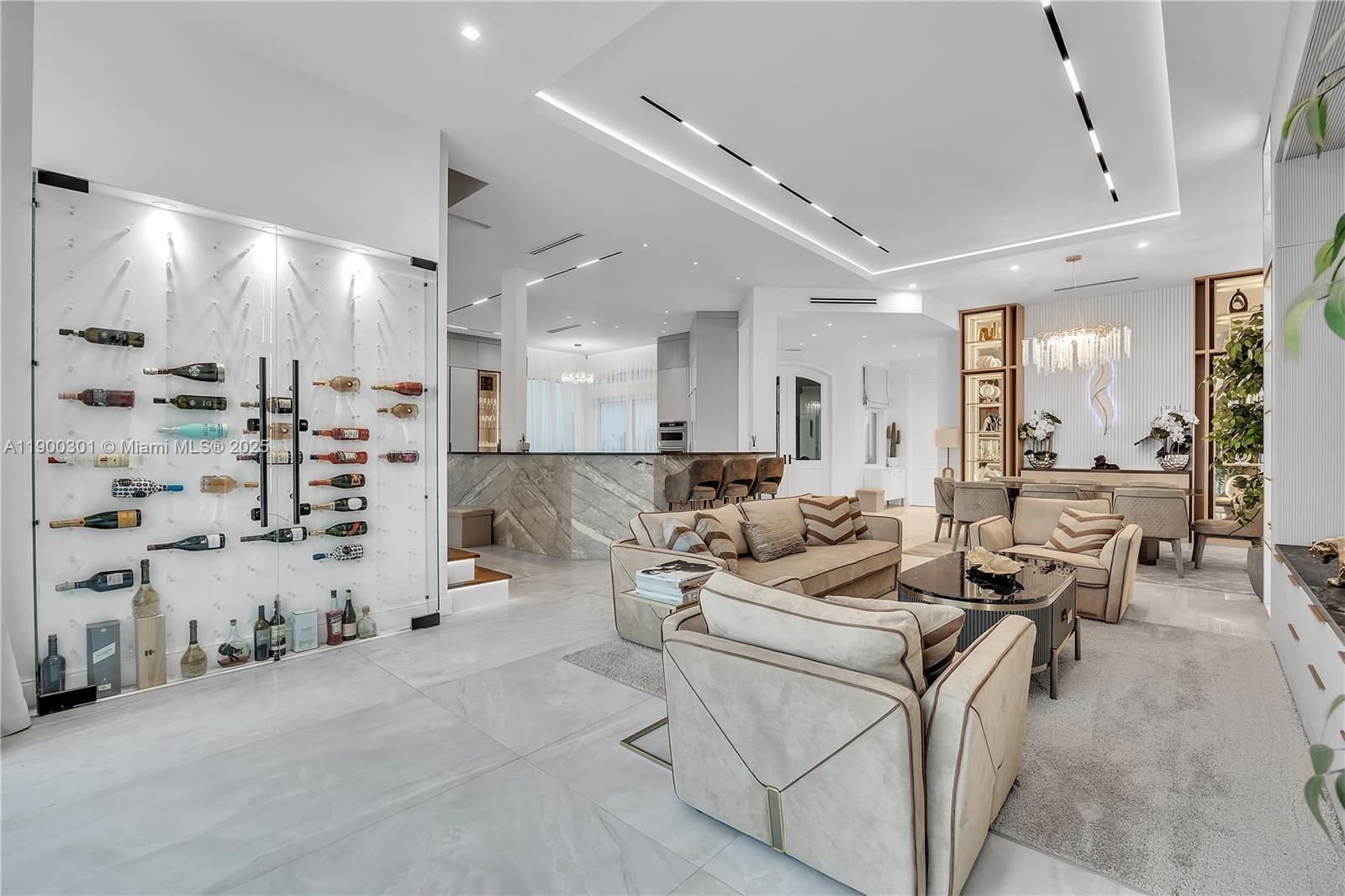 1594 Shoreline Way Hollywood, FL 33019