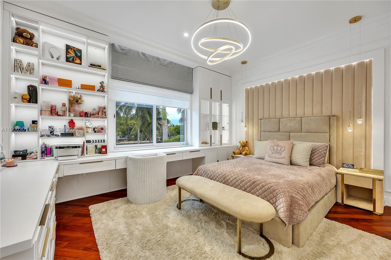 1594 Shoreline Way Hollywood, FL 33019