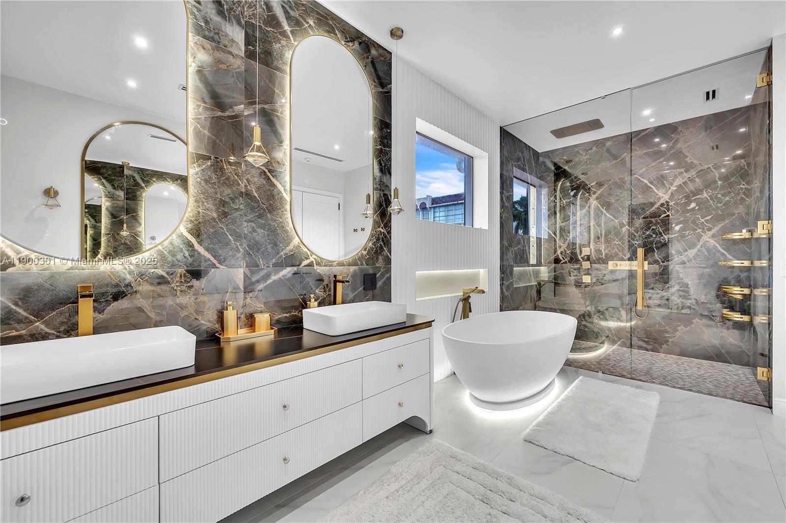 1594 Shoreline Way Hollywood, FL 33019