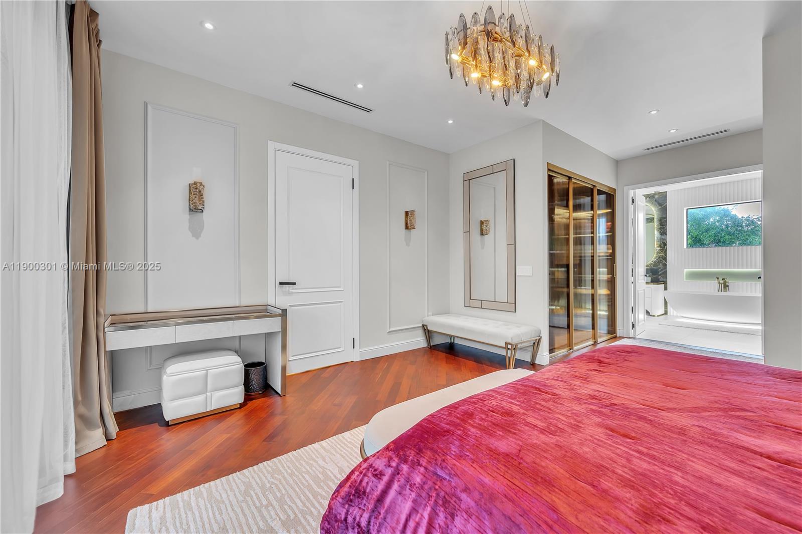 1594 Shoreline Way Hollywood, FL 33019