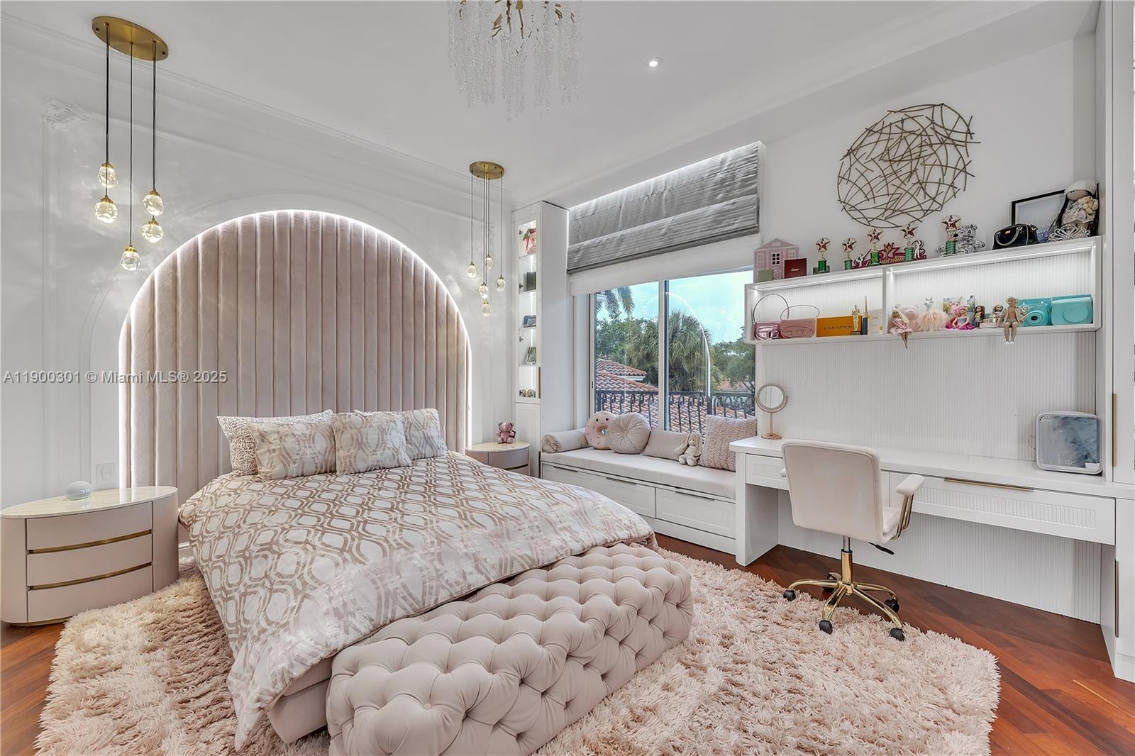 1594 Shoreline Way Hollywood, FL 33019