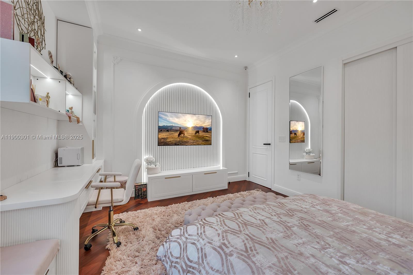 1594 Shoreline Way Hollywood, FL 33019