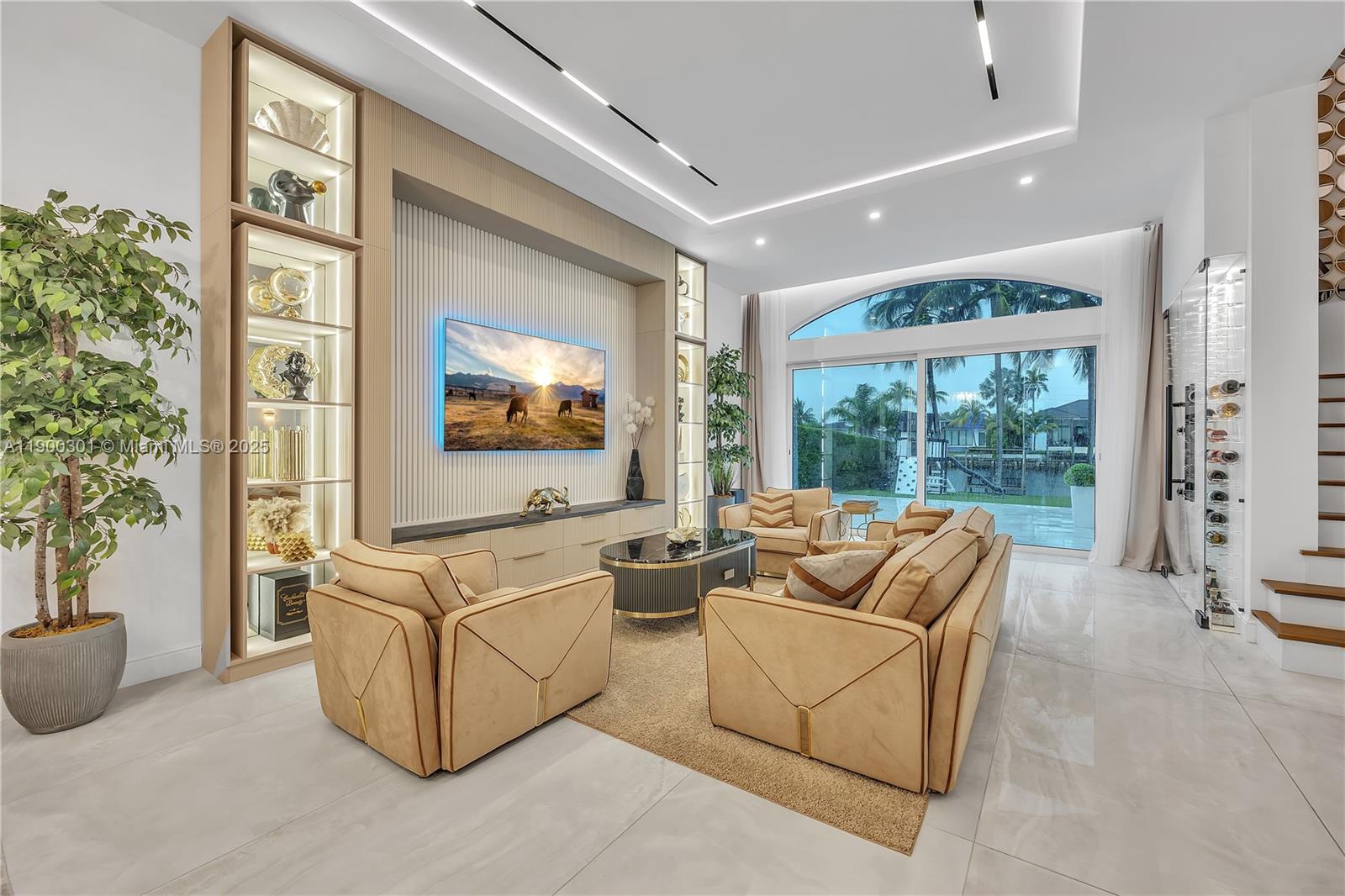 1594 Shoreline Way Hollywood, FL 33019