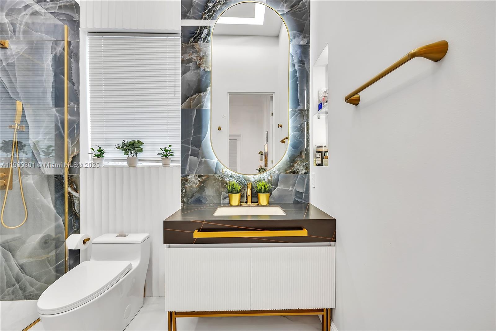 1594 Shoreline Way Hollywood, FL 33019