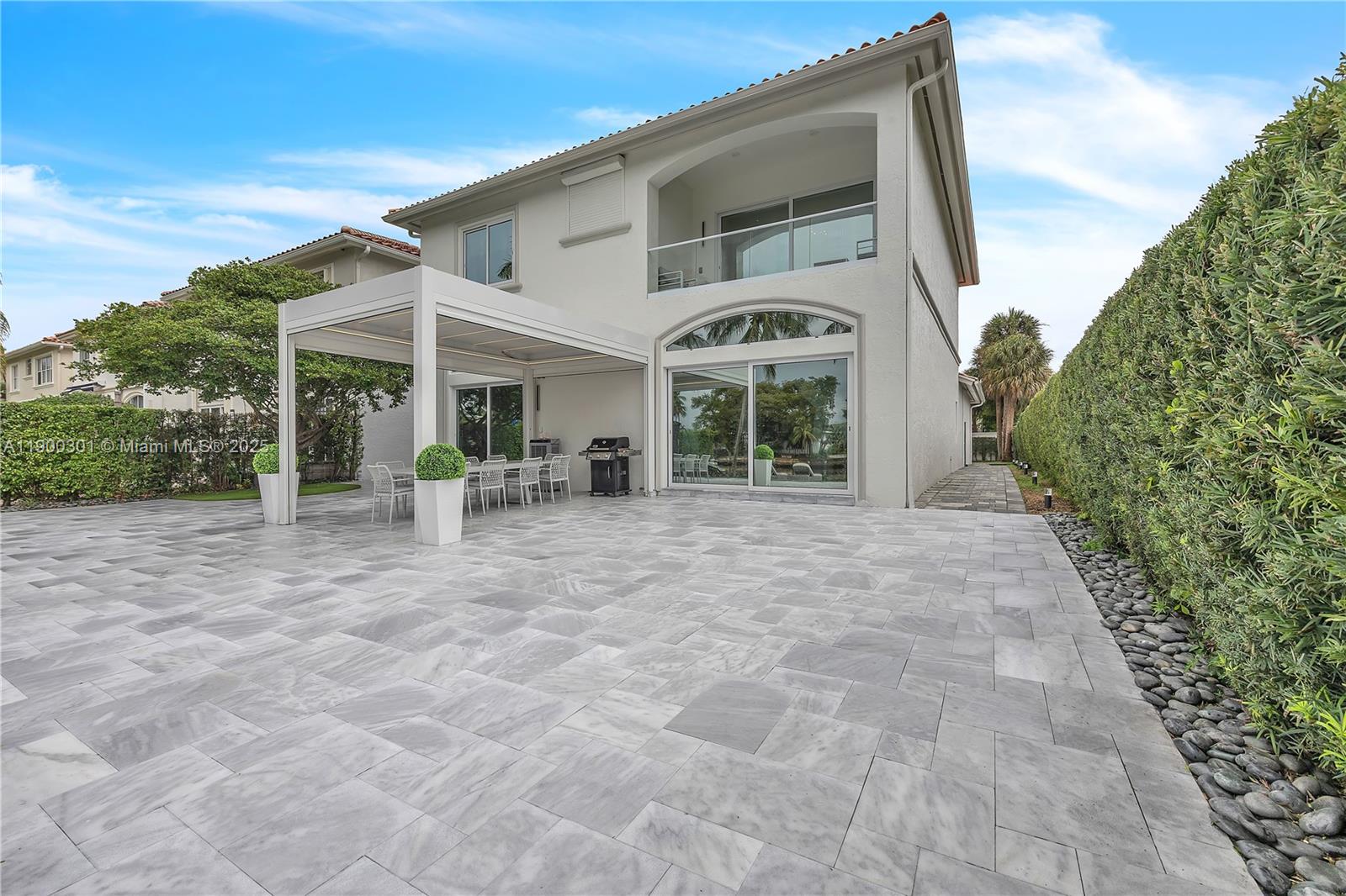 1594 Shoreline Way Hollywood, FL 33019