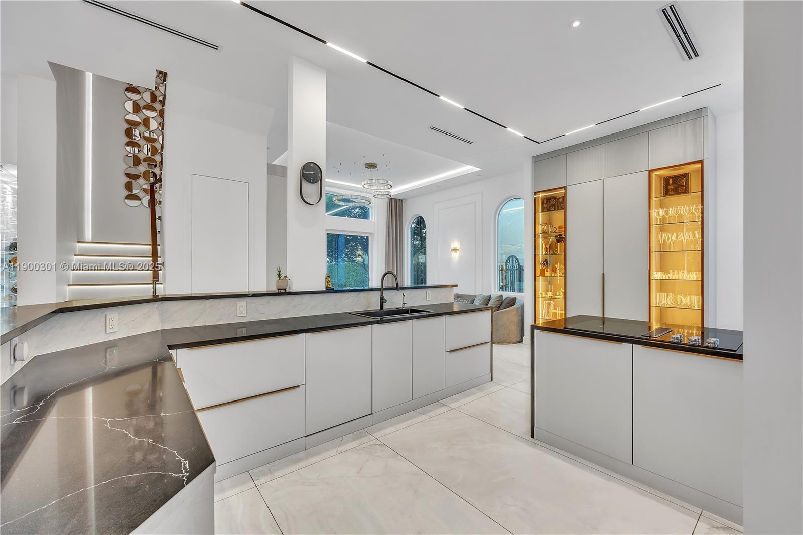 1594 Shoreline Way Hollywood, FL 33019