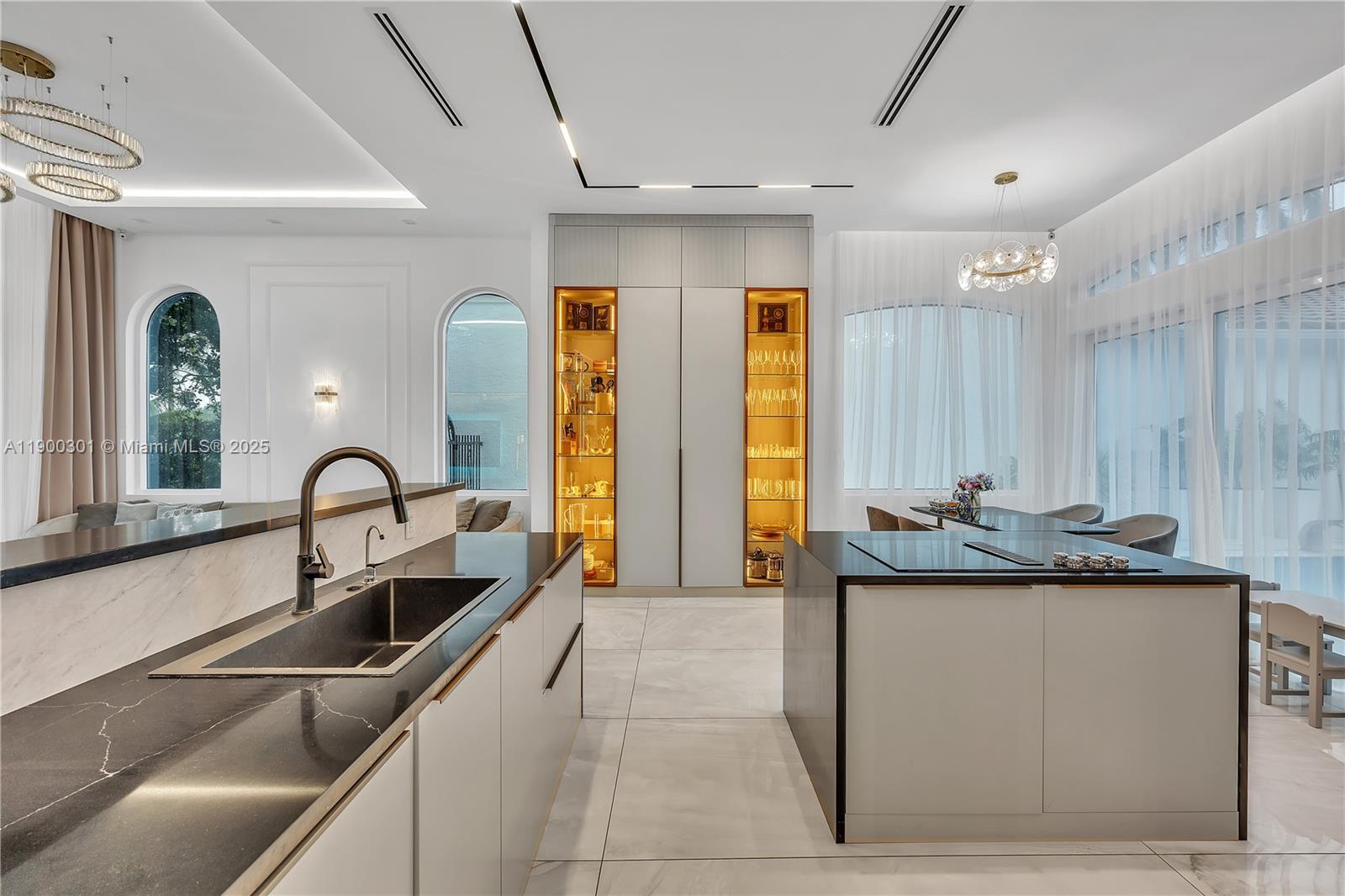 1594 Shoreline Way Hollywood, FL 33019