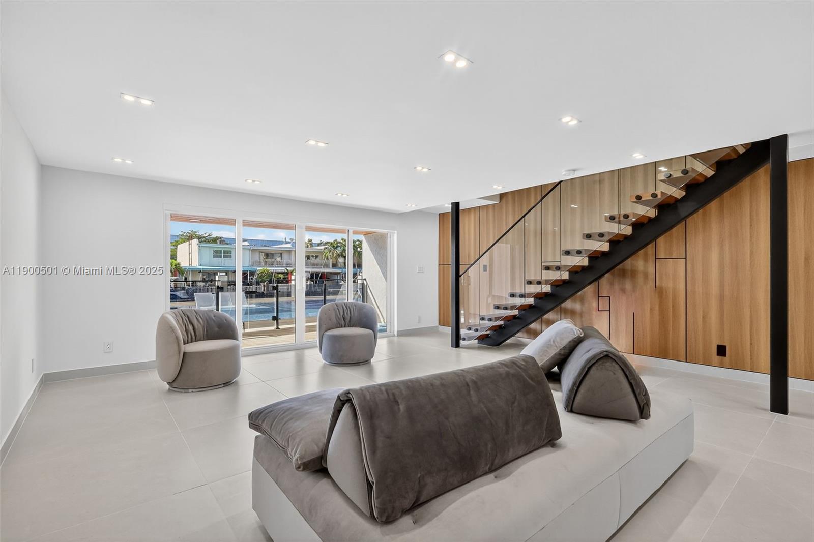 3830 NE 171st St North Miami Beach, FL 33160