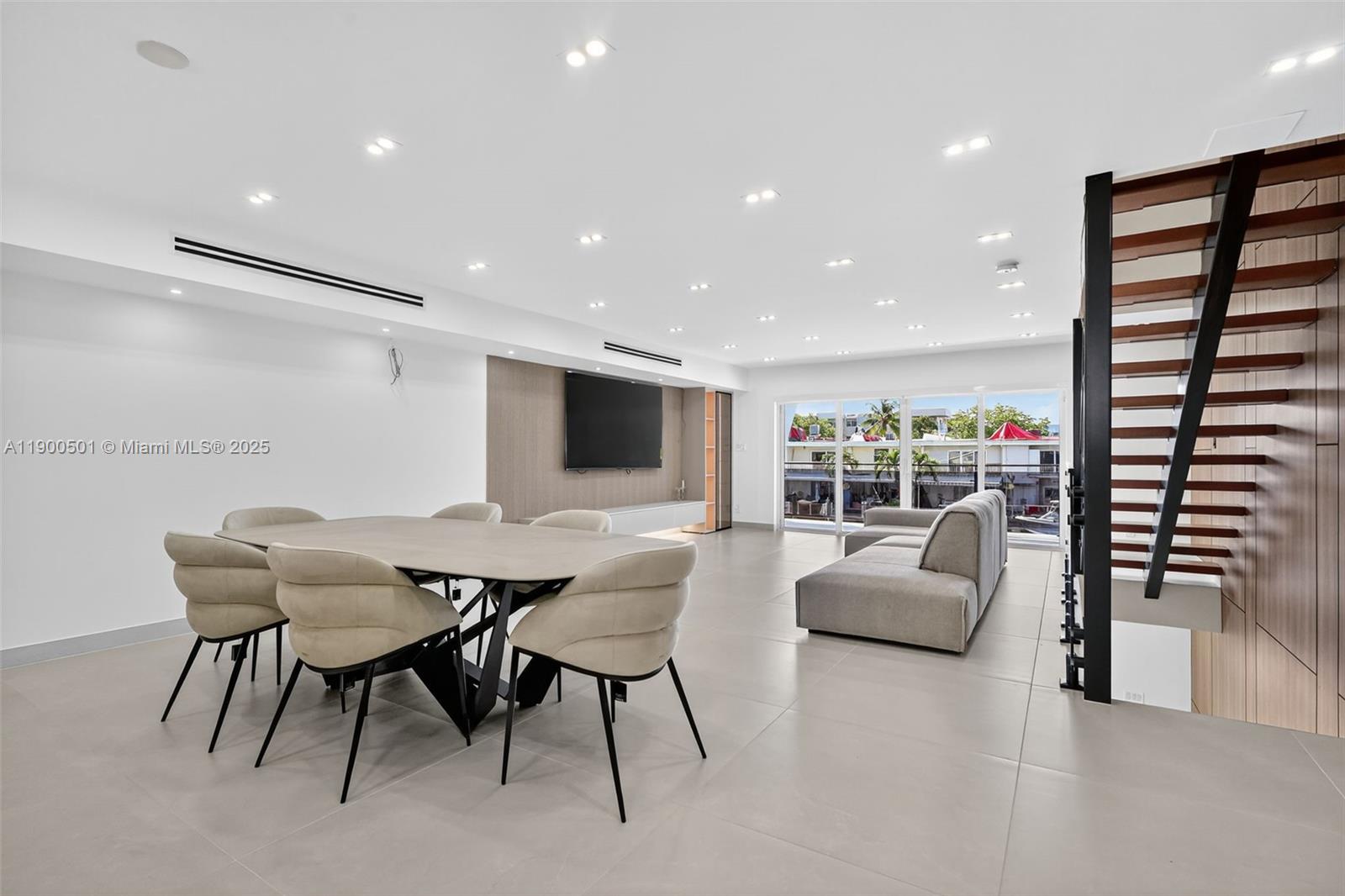 3830 NE 171st St North Miami Beach, FL 33160