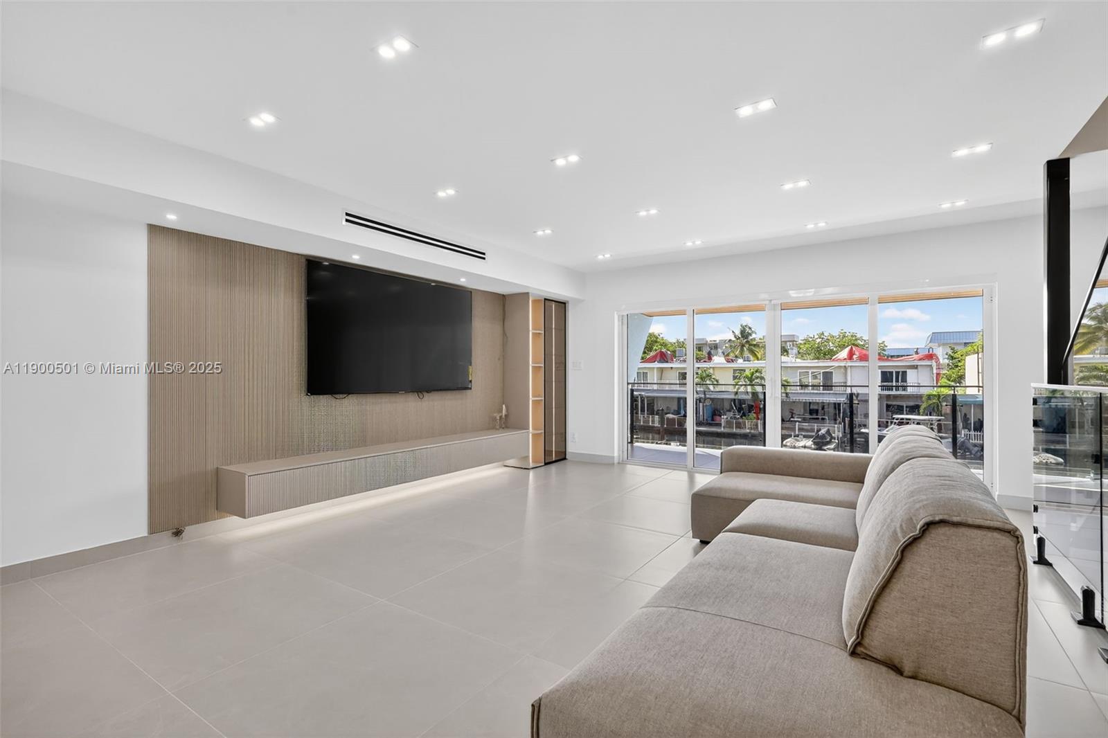 3830 NE 171st St North Miami Beach, FL 33160