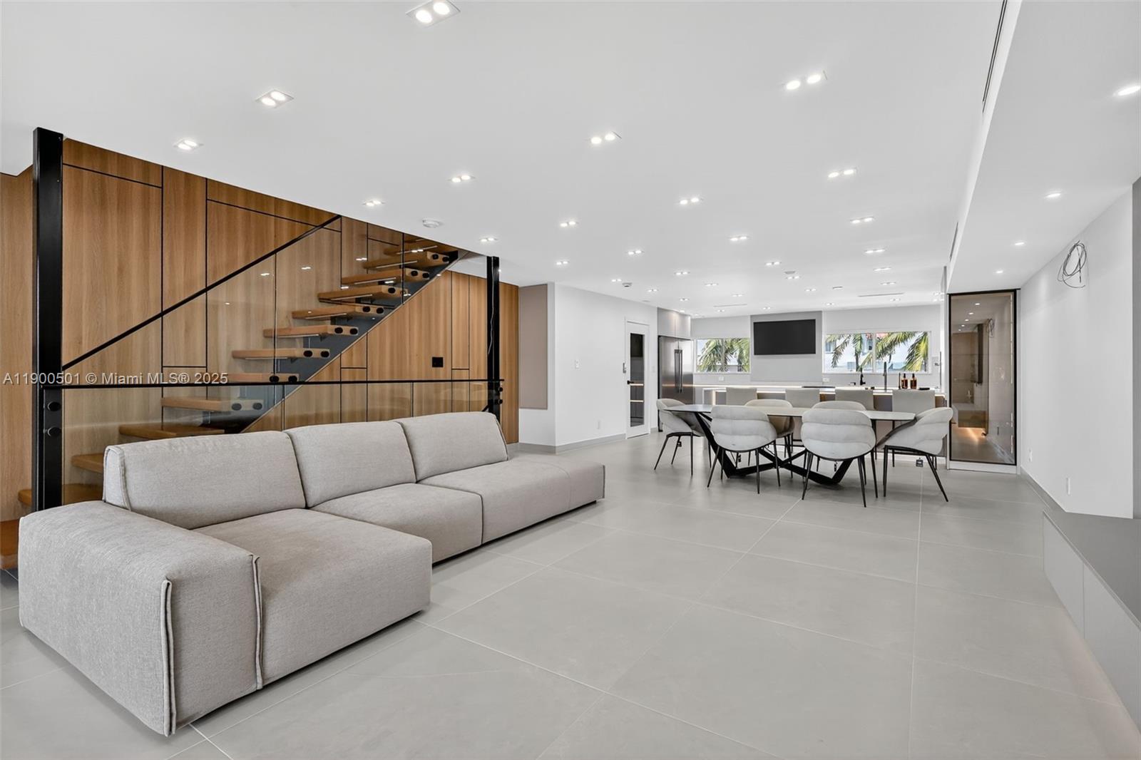 3830 NE 171st St North Miami Beach, FL 33160