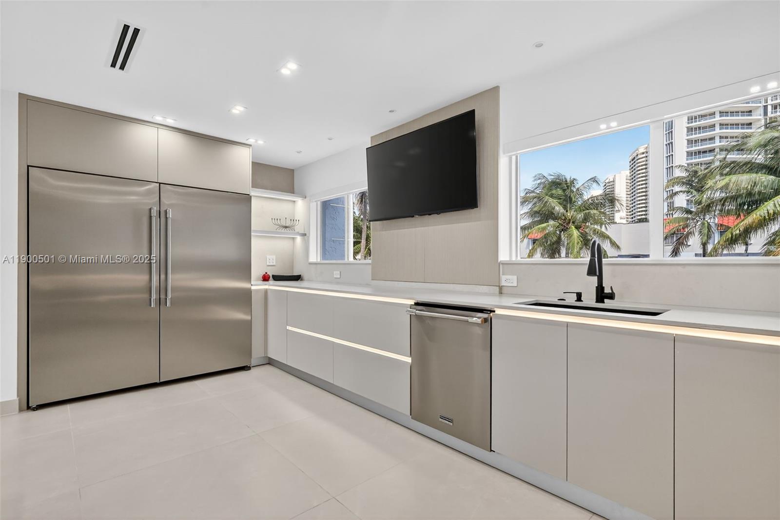 3830 NE 171st St North Miami Beach, FL 33160