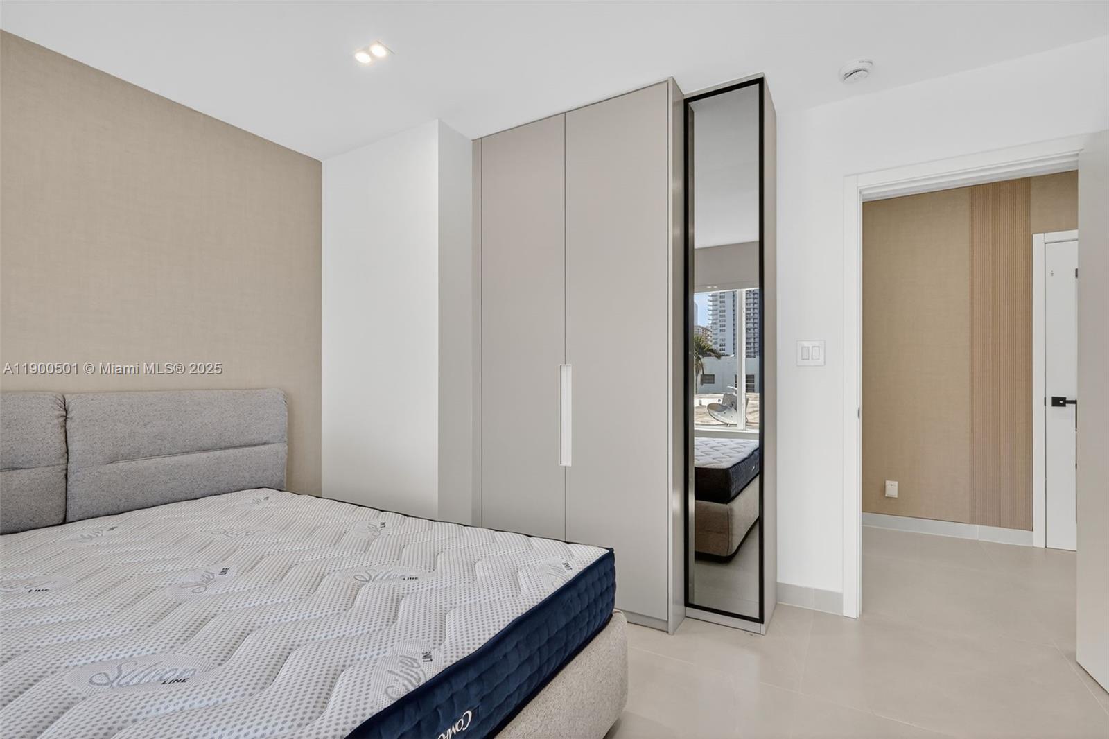 3830 NE 171st St North Miami Beach, FL 33160