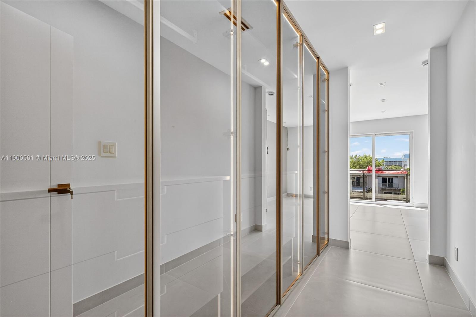 3830 NE 171st St North Miami Beach, FL 33160