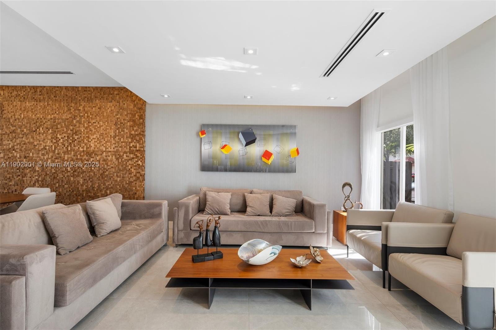 11325 NW 66th St Doral, FL 33178