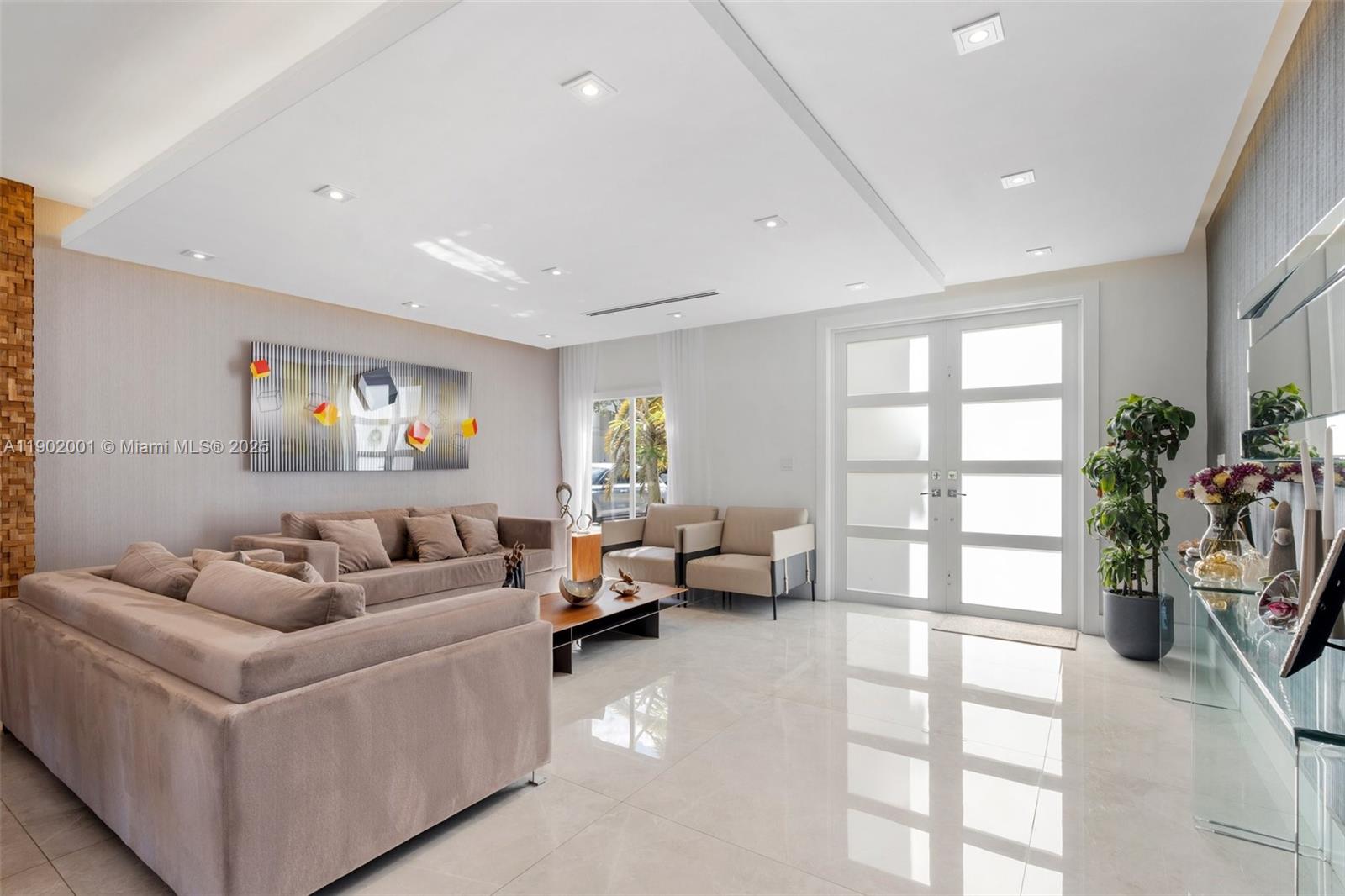 11325 NW 66th St Doral, FL 33178