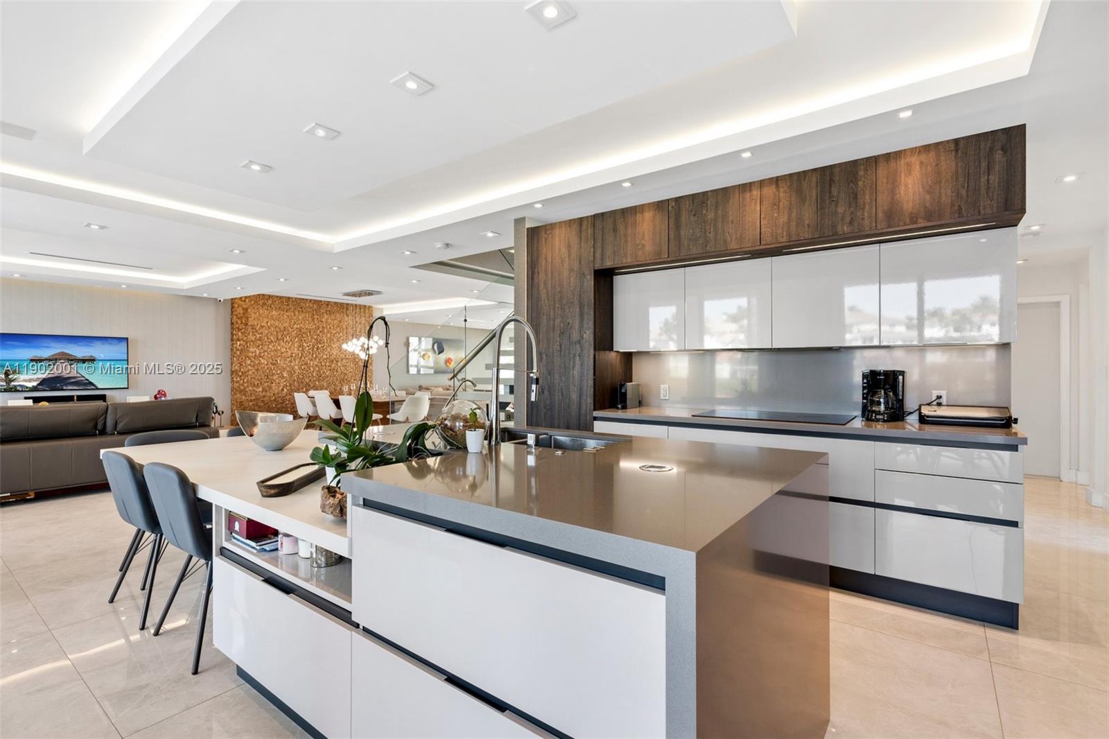 11325 NW 66th St Doral, FL 33178