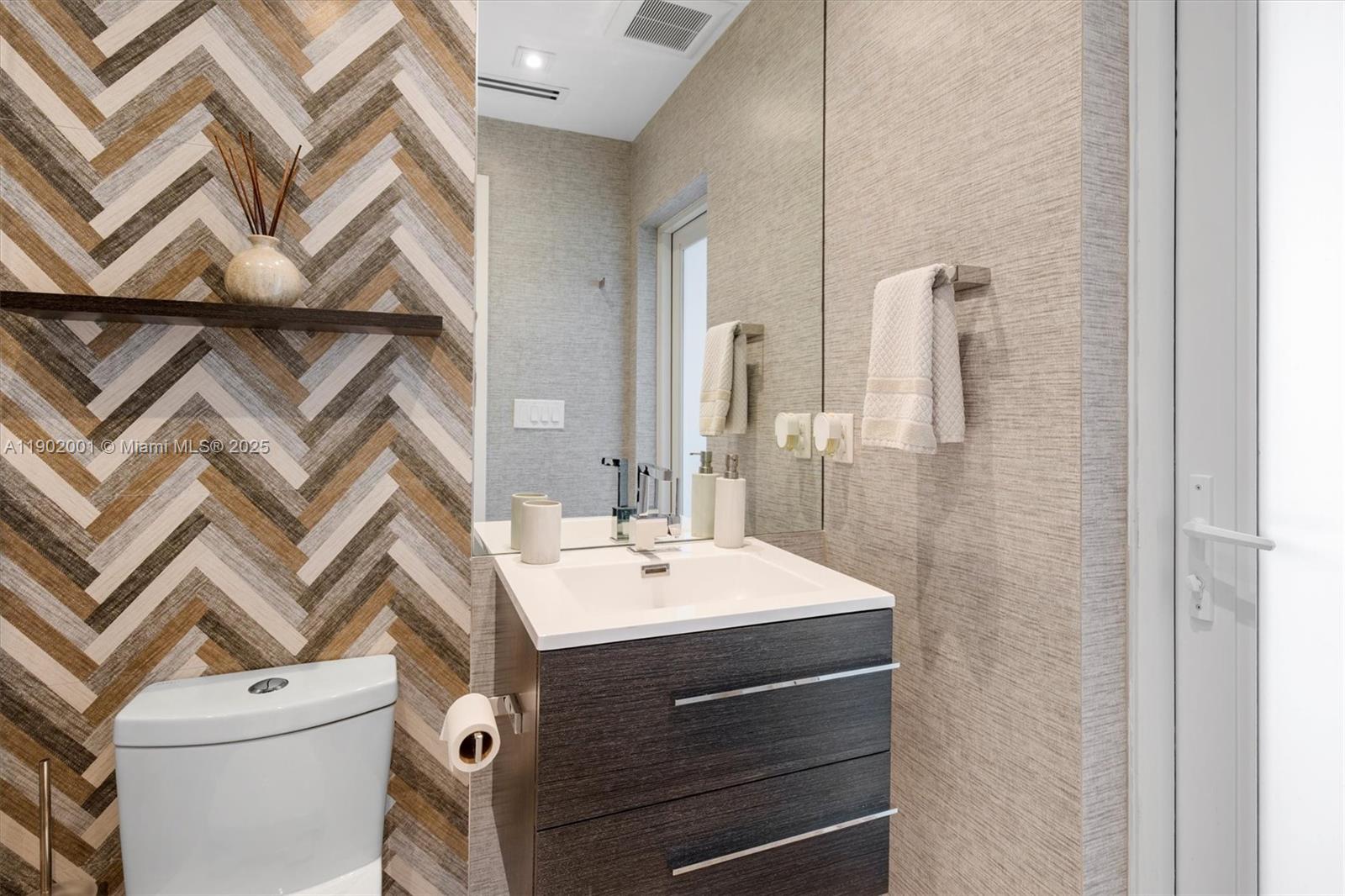 11325 NW 66th St Doral, FL 33178