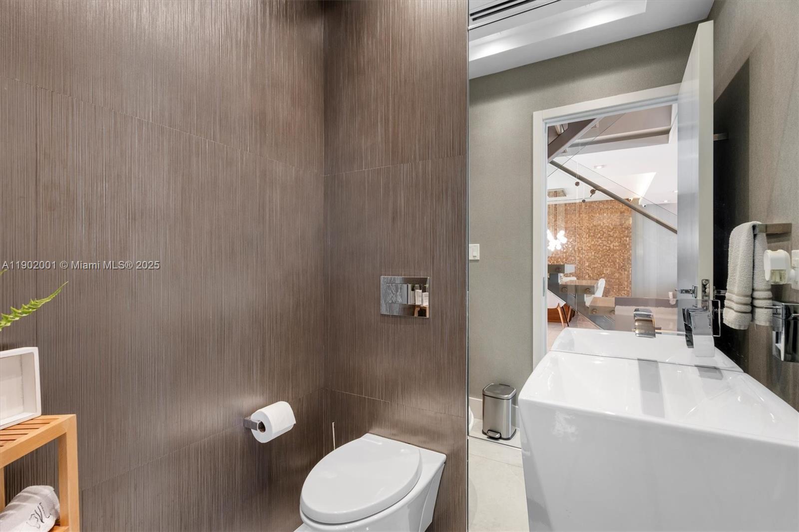 11325 NW 66th St Doral, FL 33178