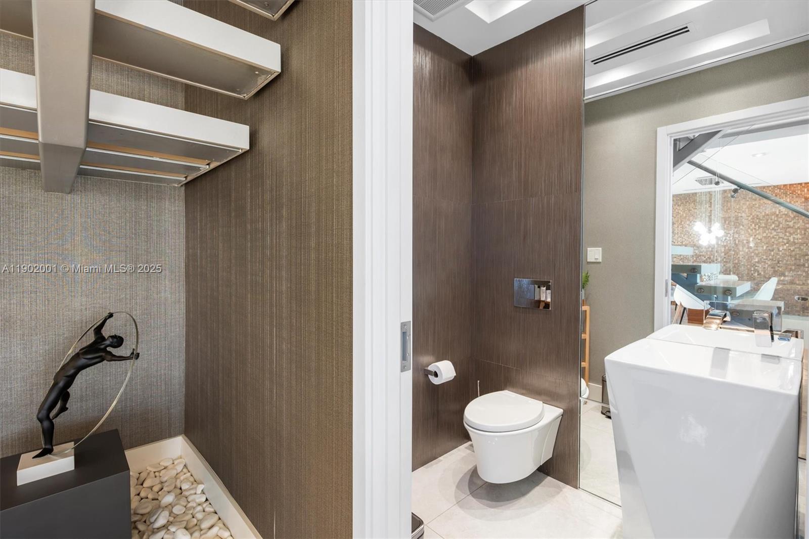 11325 NW 66th St Doral, FL 33178