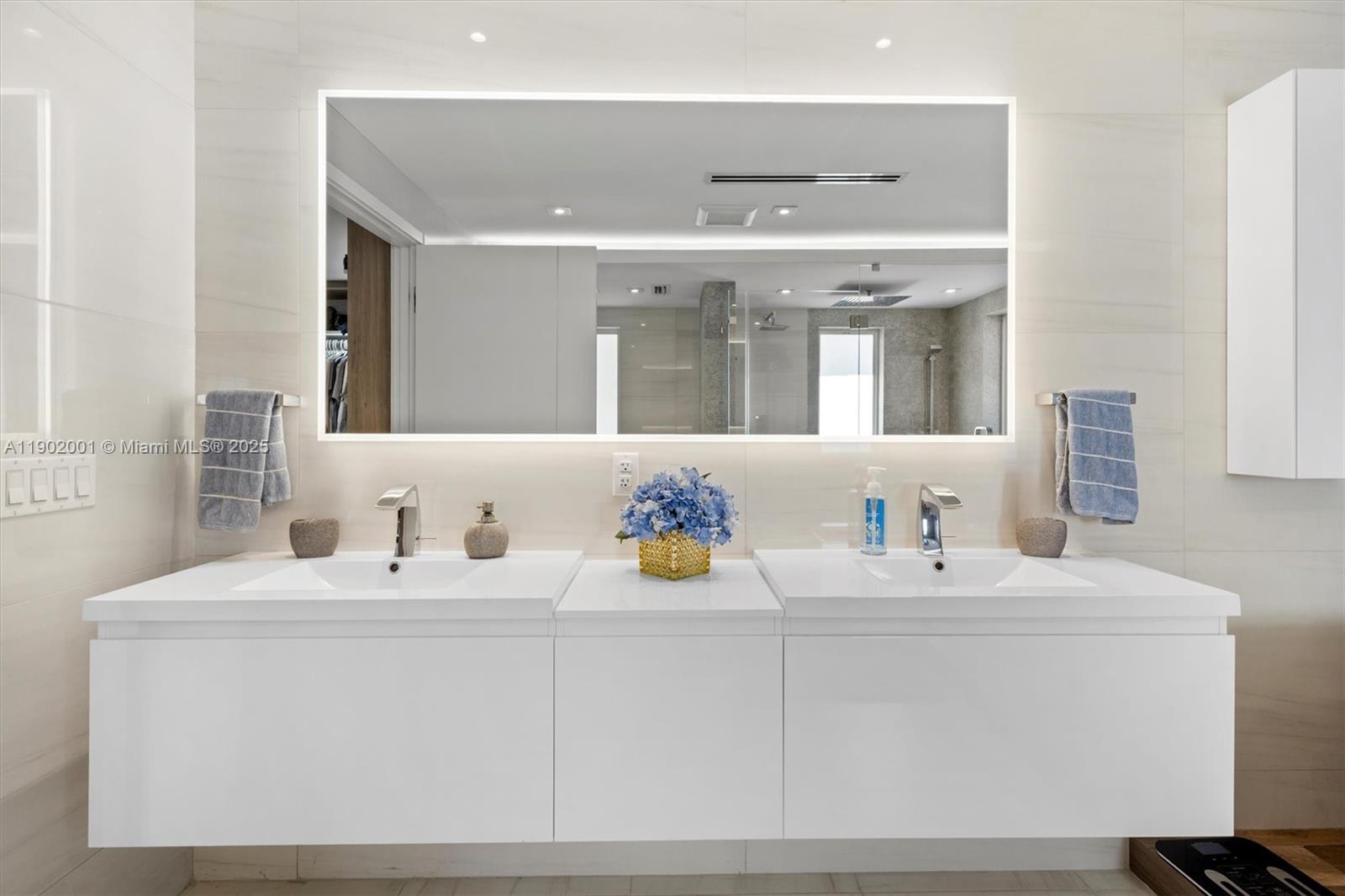 11325 NW 66th St Doral, FL 33178