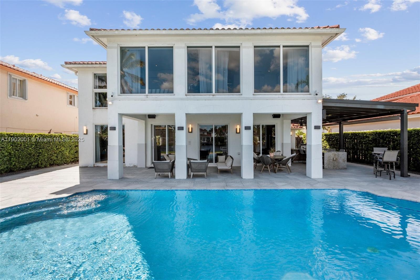 11325 NW 66th St Doral, FL 33178