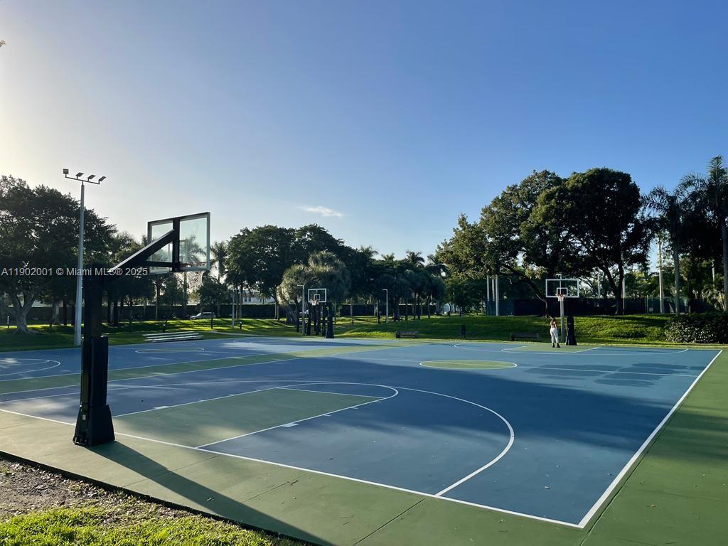 11325 NW 66th St Doral, FL 33178