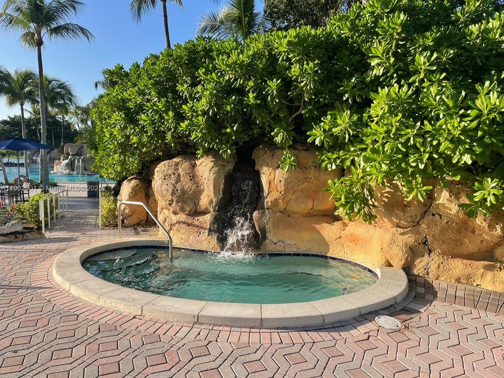 11325 NW 66th St Doral, FL 33178