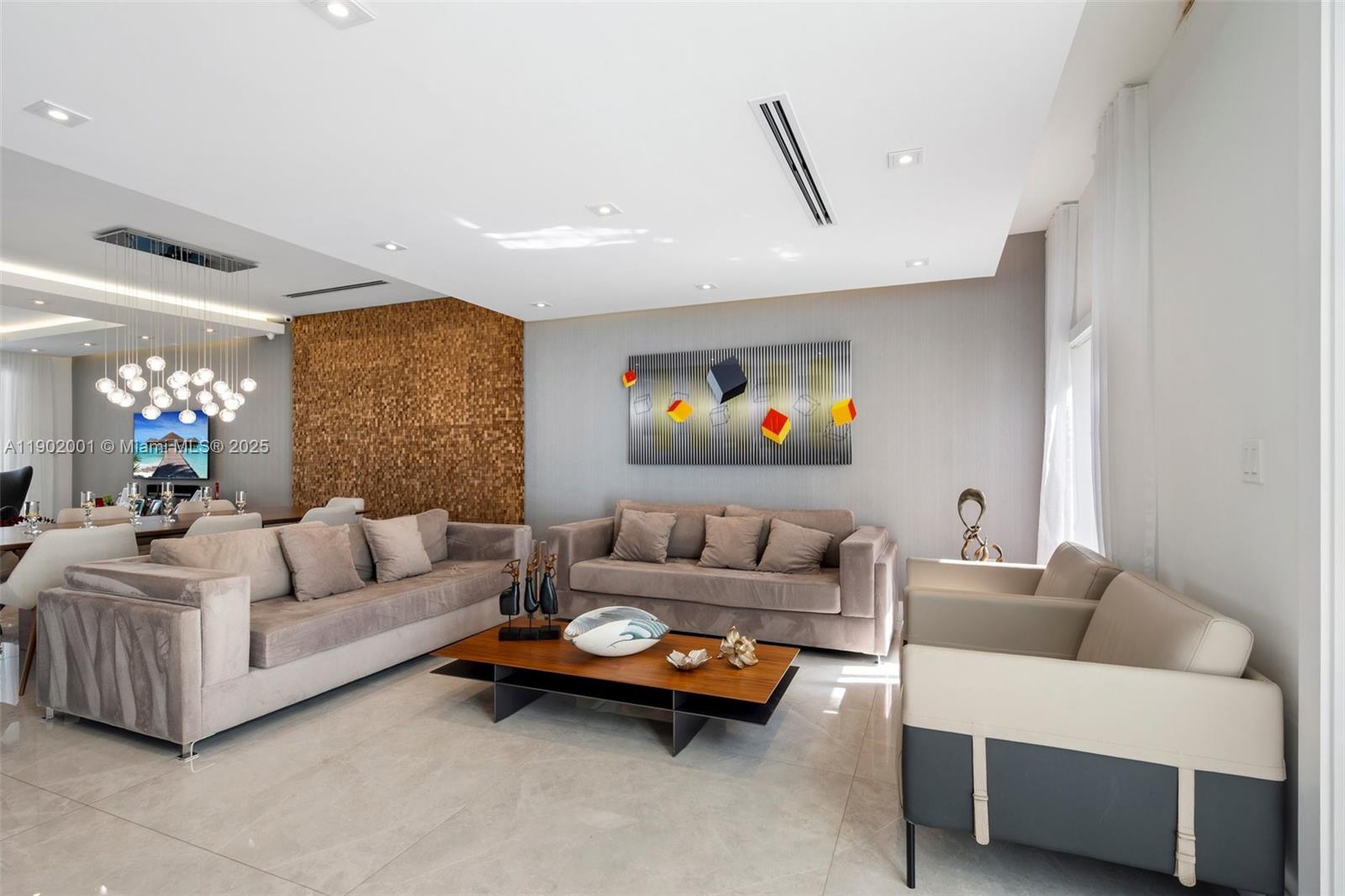 11325 NW 66th St Doral, FL 33178