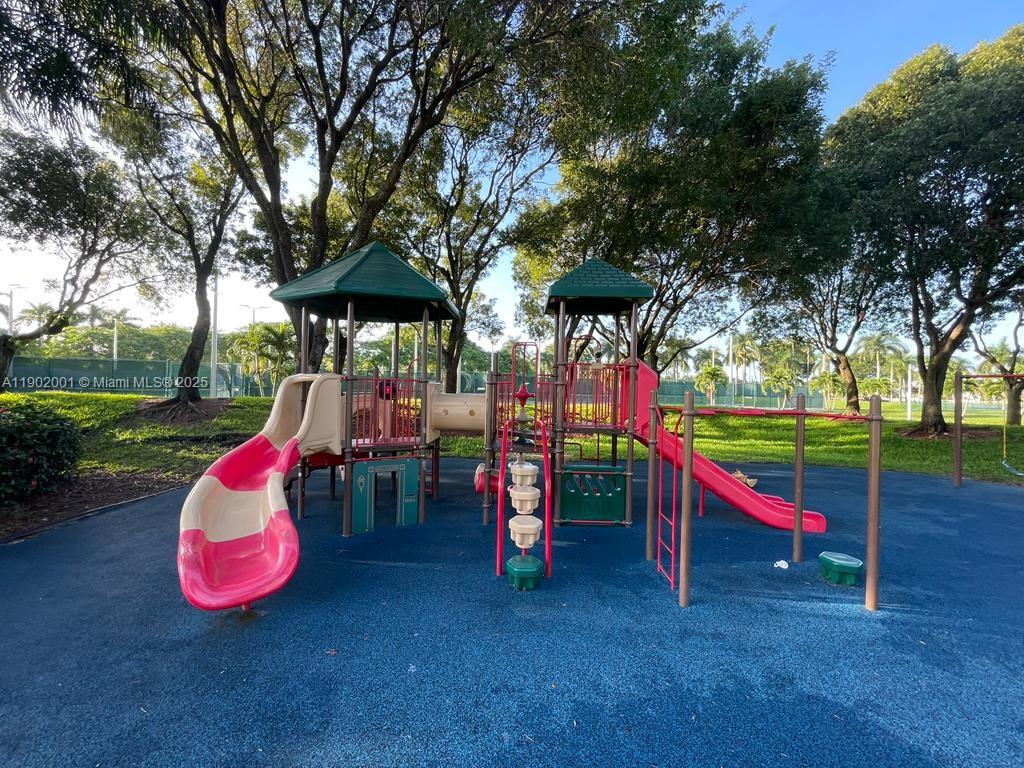 11325 NW 66th St Doral, FL 33178