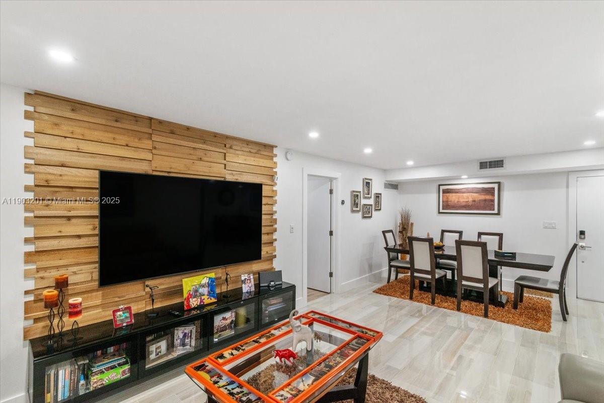 2820 Riverside Dr #104-2